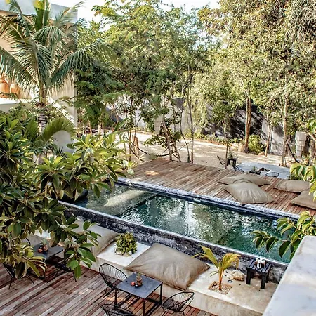 Villa In La Veleta For 16 Guests